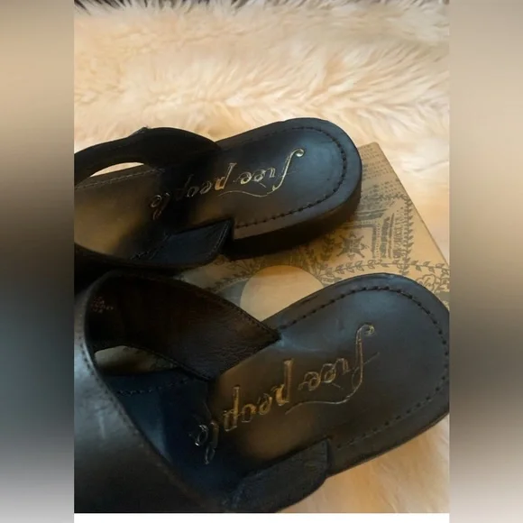 Free People San Antoni Slide Sandal, Toe Loop, Black Leather, Size 7, New In Box - Picture 7 of 11